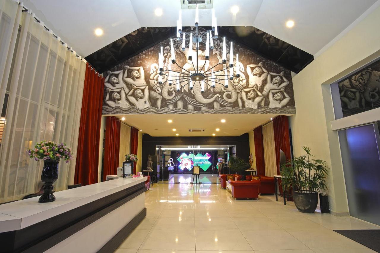 Queenco Hotel & Casino Sihanoukville Kültér fotó